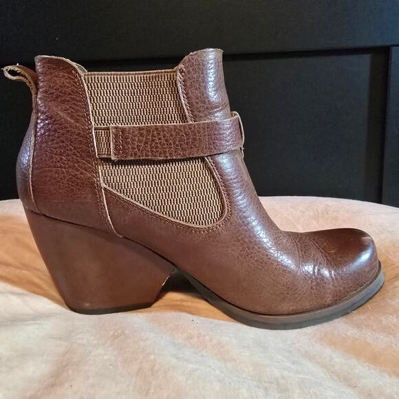Korks by Kork-Ease brown chunky heel strap leather ankle boots booties size 9.5 - Picture 7 of 12